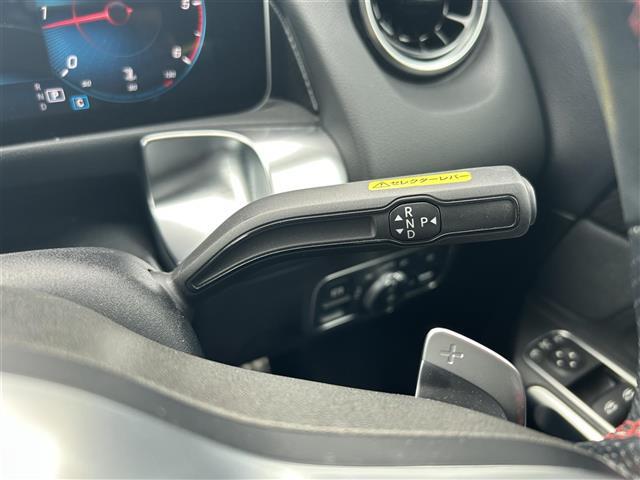 GLB GLB200d AMGライン AMGライン/ハーフレザー/・メモリ付きパワーシート・シートヒーター/レーダーセーフティPKG/ACC/BSM/360°カメラ/アンビエントライト/純正ナビBT/DTV/ワイヤレスチャージ/純正AW(6枚目)