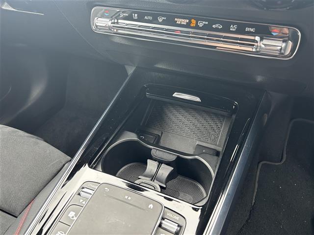 GLB GLB200d AMGライン AMGライン/ハーフレザー/・メモリ付きパワーシート・シートヒーター/レーダーセーフティPKG/ACC/BSM/360°カメラ/アンビエントライト/純正ナビBT/DTV/ワイヤレスチャージ/純正AW(19枚目)