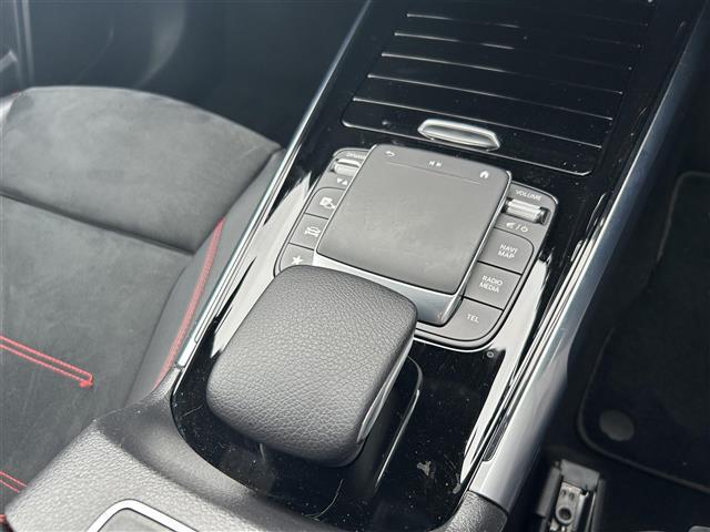 GLB GLB200d AMGライン AMGライン/ハーフレザー/・メモリ付きパワーシート・シートヒーター/レーダーセーフティPKG/ACC/BSM/360°カメラ/アンビエントライト/純正ナビBT/DTV/ワイヤレスチャージ/純正AW(20枚目)