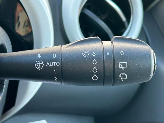 トゥインゴ ＥＤＣ　ＥＴＣ　ドライブレコーダー　バックカメラ　ＢＴオーディオ　スマートフォンミラーリング　クルーズコントロール　パーキングアシスト　レーンキープアシスト　フロアマット　純正ドアバイザー　純正アルミ（9枚目）