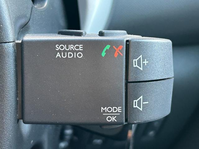 トゥインゴ ＥＤＣ　ＥＴＣ　ドライブレコーダー　バックカメラ　ＢＴオーディオ　スマートフォンミラーリング　クルーズコントロール　パーキングアシスト　レーンキープアシスト　フロアマット　純正ドアバイザー　純正アルミ（10枚目）