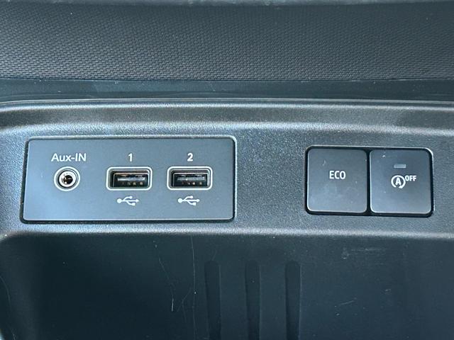 トゥインゴ ＥＤＣ　ＥＴＣ　ドライブレコーダー　バックカメラ　ＢＴオーディオ　スマートフォンミラーリング　クルーズコントロール　パーキングアシスト　レーンキープアシスト　フロアマット　純正ドアバイザー　純正アルミ（20枚目）