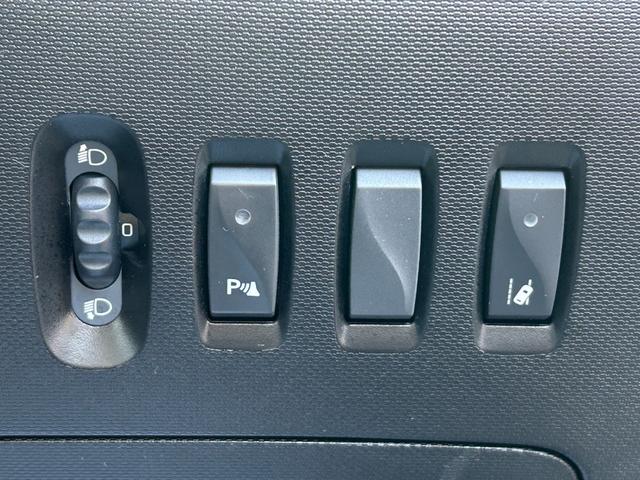 トゥインゴ ＥＤＣ　ＥＴＣ　ドライブレコーダー　バックカメラ　ＢＴオーディオ　スマートフォンミラーリング　クルーズコントロール　パーキングアシスト　レーンキープアシスト　フロアマット　純正ドアバイザー　純正アルミ（23枚目）