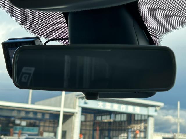 トゥインゴ ＥＤＣ　ＥＴＣ　ドライブレコーダー　バックカメラ　ＢＴオーディオ　スマートフォンミラーリング　クルーズコントロール　パーキングアシスト　レーンキープアシスト　フロアマット　純正ドアバイザー　純正アルミ（25枚目）