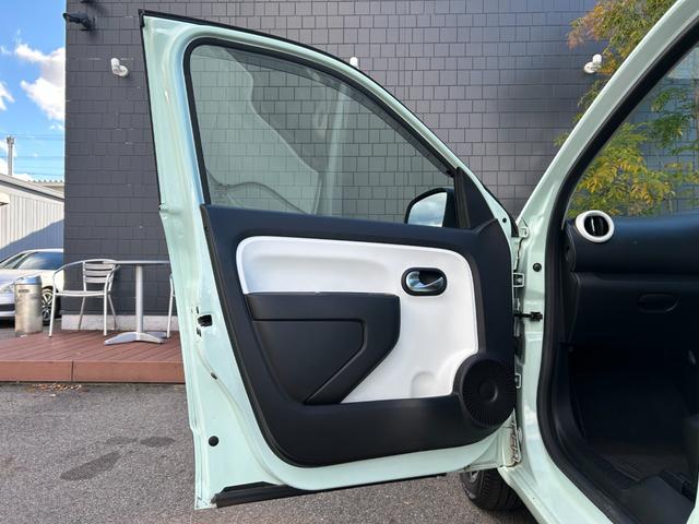 トゥインゴ ＥＤＣ　ＥＴＣ　ドライブレコーダー　バックカメラ　ＢＴオーディオ　スマートフォンミラーリング　クルーズコントロール　パーキングアシスト　レーンキープアシスト　フロアマット　純正ドアバイザー　純正アルミ（34枚目）