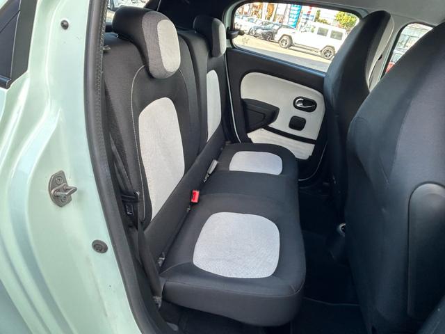 トゥインゴ ＥＤＣ　ＥＴＣ　ドライブレコーダー　バックカメラ　ＢＴオーディオ　スマートフォンミラーリング　クルーズコントロール　パーキングアシスト　レーンキープアシスト　フロアマット　純正ドアバイザー　純正アルミ（43枚目）