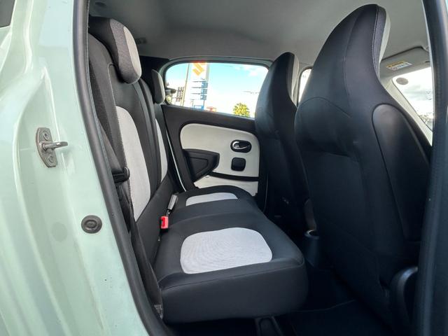 トゥインゴ ＥＤＣ　ＥＴＣ　ドライブレコーダー　バックカメラ　ＢＴオーディオ　スマートフォンミラーリング　クルーズコントロール　パーキングアシスト　レーンキープアシスト　フロアマット　純正ドアバイザー　純正アルミ（45枚目）