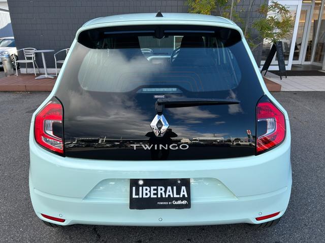 トゥインゴ ＥＤＣ　ＥＴＣ　ドライブレコーダー　バックカメラ　ＢＴオーディオ　スマートフォンミラーリング　クルーズコントロール　パーキングアシスト　レーンキープアシスト　フロアマット　純正ドアバイザー　純正アルミ（57枚目）