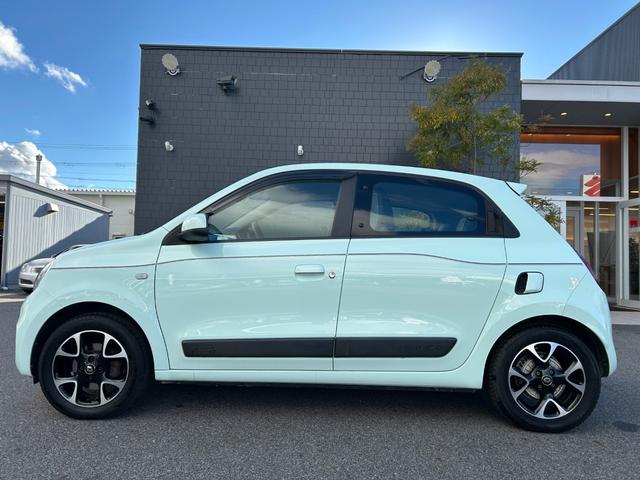 トゥインゴ ＥＤＣ　ＥＴＣ　ドライブレコーダー　バックカメラ　ＢＴオーディオ　スマートフォンミラーリング　クルーズコントロール　パーキングアシスト　レーンキープアシスト　フロアマット　純正ドアバイザー　純正アルミ（58枚目）