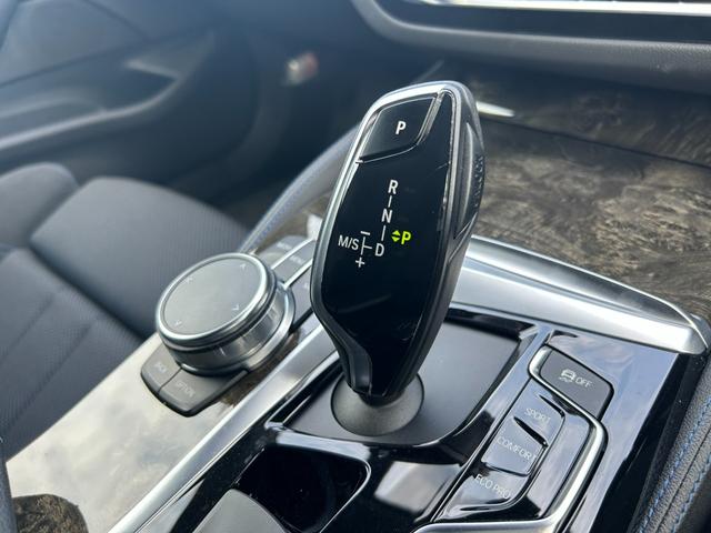 ５シリーズ ５２３ｉツーリング　Ｍスポーツ　３６０°カメラ／コンフォートアクセス／インテリジェントセーフティ／アダプティブ・クルーズ・コントロール／ＬＥＤヘッドライト／純正ナビ／フルセグＴＶ・Ｂｌｕｅｔｏｏｔｈ・ＵＳＢ前席パワートパワーバックド（10枚目）