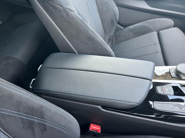 ５シリーズ ５２３ｉツーリング　Ｍスポーツ　３６０°カメラ／コンフォートアクセス／インテリジェントセーフティ／アダプティブ・クルーズ・コントロール／ＬＥＤヘッドライト／純正ナビ／フルセグＴＶ・Ｂｌｕｅｔｏｏｔｈ・ＵＳＢ前席パワートパワーバックド（12枚目）