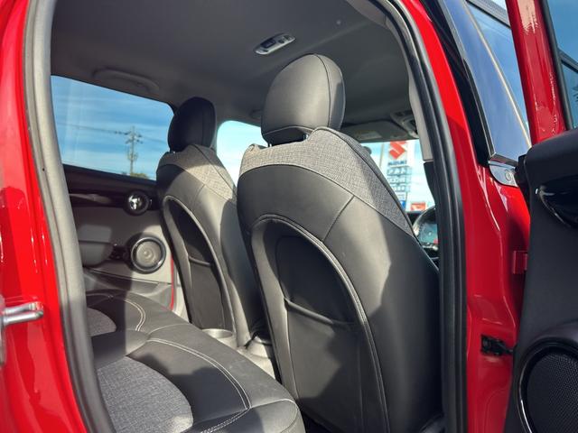 ＭＩＮＩ クーパーＤ　クラシック・トリム　クラシックトリム　ＯＰ１６インチアロイＡＷ　ハーフレザーシート　ＡｐｐｌｅＣａｒｐｌａｙ　８．８インチディスプレイ　ドライビングアシストパッケージ　リアビューカメラ　リアコーナーセンサー　ＡＣＣ（32枚目）