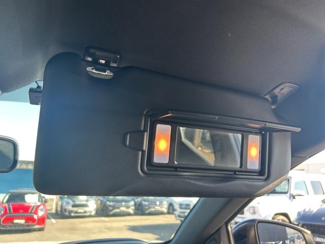 3008 GT ブルーHDi パノラミックサンルーフ Apple CarPlay フットトランクオープナー バックカメラ サイドカメラ インテリジェントハイビーム シートマッサージ機能 パワーシート シートヒーター ACC(48枚目)