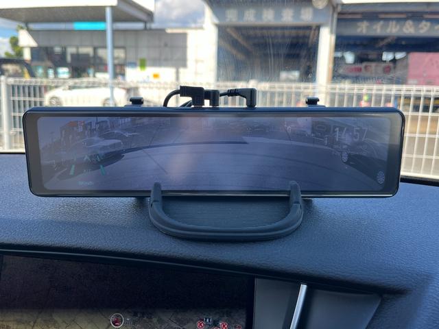 自社での査定に加え、第三者機関に委託し、車両の鑑定を行っております。