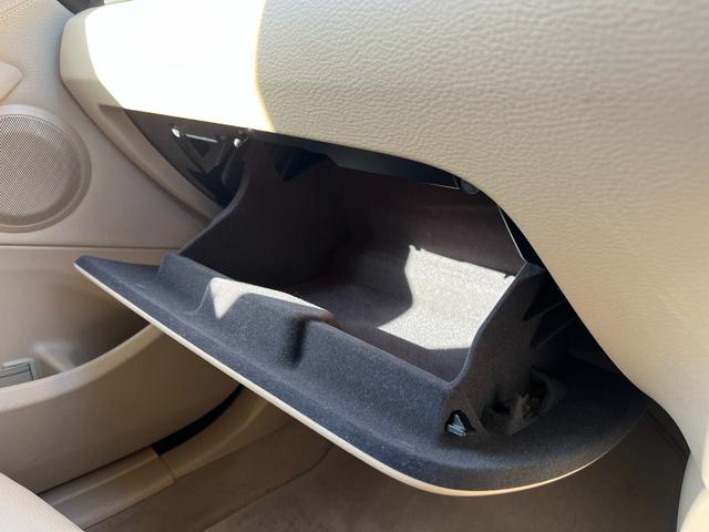 ＬＩＢＥＲＡＬＡではガリバーグループのネットワークを駆使し、全国から選りすぐりのプレミアムカーだけをご用意してお客様のご来店をお待ちしております。