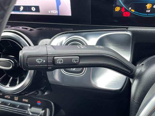 ＧＬＢ ＧＬＢ２００ｄ　１オーナー　レーダーセーフティ／ＬＫＡ／ＢＳＡ　ディストロニック＋　パークトロニック　アドバンスドＰ　ＨＵＤ　ナビ／ＵＳＢ／ＣａｒＰｌａｙ／ＤＴＶ　３６０°カメラ　半革／ヒーター／メモリ付Ｐシート（10枚目）