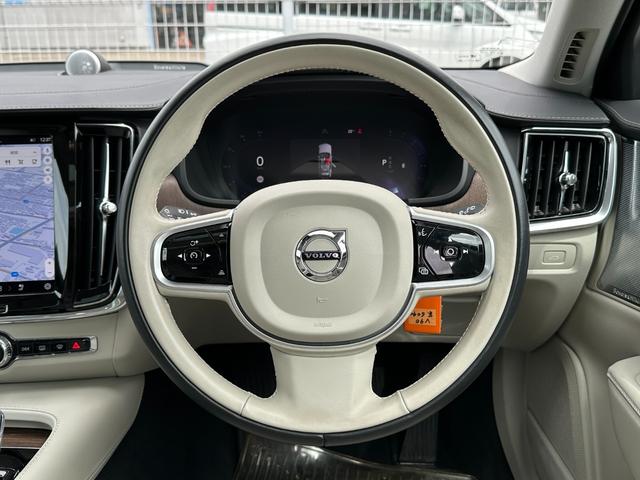 Ｖ９０ Ｂ６　ＡＷＤ　インスクリプション　ＳＲ　Ｂｏｗｅｒｓ＆Ｗｉｌｋｉｎｓ　インテリＳ／ＬＫＡ／ＢＬＩＳ　ＡＣＣ　電動Ｒドア　ＨＵＤ　本革／ベンチレーション／ヒーター／メモリ付Ｐシート　ナビ／ＵＳＢ／ＣａｒＰｌａｙ／ＤＴＶ　３６０°カメラ（6枚目）