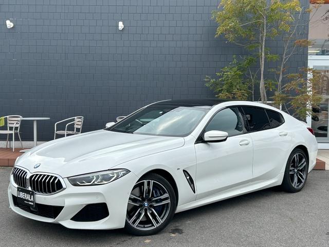 ８シリーズ ８４０ｄ　ｘＤｒｉｖｅ　グランクーペ　Ｍスポーツ　純正ＨＤＤナビ／全周囲カメラ／ＨａｒｍａｎＫａｒｄｏｎ／ＥＴＣ／パノラマガラスサンルーフ／パーキングアシストプラス／ドラレコ／ドライビングアシスト／ＡＡＣ／高速道路渋滞時ハンズオフ／シートヒーター（5枚目）