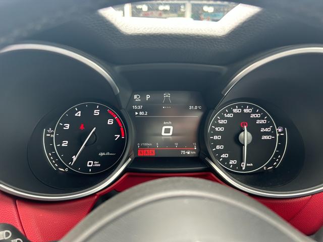 ステルヴィオ ファーストエディション　本革／ＡＣＣ／ＡｐｐｌｅＣａｒＰｌａｙ／ｈａｒｍａｎｋａｒｄｏｎ／電動Ｒドア／ＡＣＣ／ＢＳＭ／ＬＫＡ／ステアリングヒーター／ディスプレイオーディオ／ＢＴ／ＵＳＢ／ＡＵＸ／２０インチＡＷ（5枚目）