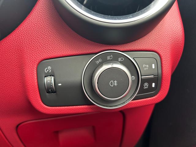 ステルヴィオ ファーストエディション　本革／ＡＣＣ／ＡｐｐｌｅＣａｒＰｌａｙ／ｈａｒｍａｎｋａｒｄｏｎ／電動Ｒドア／ＡＣＣ／ＢＳＭ／ＬＫＡ／ステアリングヒーター／ディスプレイオーディオ／ＢＴ／ＵＳＢ／ＡＵＸ／２０インチＡＷ（17枚目）