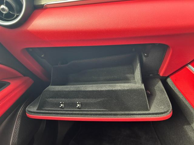 ステルヴィオ ファーストエディション　本革／ＡＣＣ／ＡｐｐｌｅＣａｒＰｌａｙ／ｈａｒｍａｎｋａｒｄｏｎ／電動Ｒドア／ＡＣＣ／ＢＳＭ／ＬＫＡ／ステアリングヒーター／ディスプレイオーディオ／ＢＴ／ＵＳＢ／ＡＵＸ／２０インチＡＷ（27枚目）