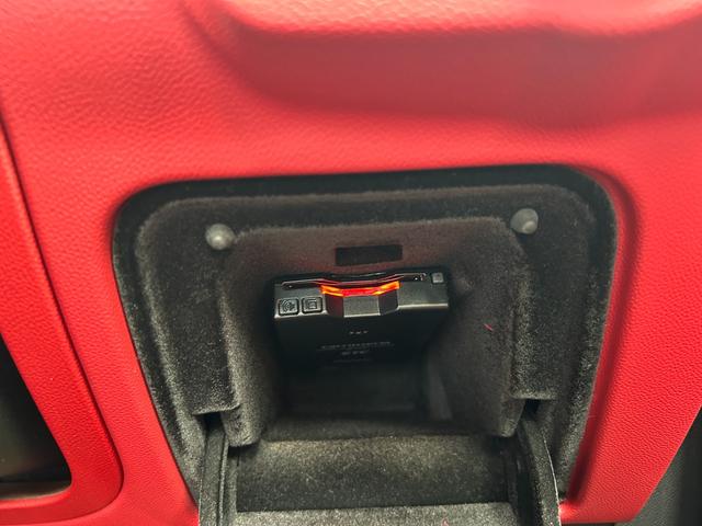 ステルヴィオ ファーストエディション　本革／ＡＣＣ／ＡｐｐｌｅＣａｒＰｌａｙ／ｈａｒｍａｎｋａｒｄｏｎ／電動Ｒドア／ＡＣＣ／ＢＳＭ／ＬＫＡ／ステアリングヒーター／ディスプレイオーディオ／ＢＴ／ＵＳＢ／ＡＵＸ／２０インチＡＷ（28枚目）