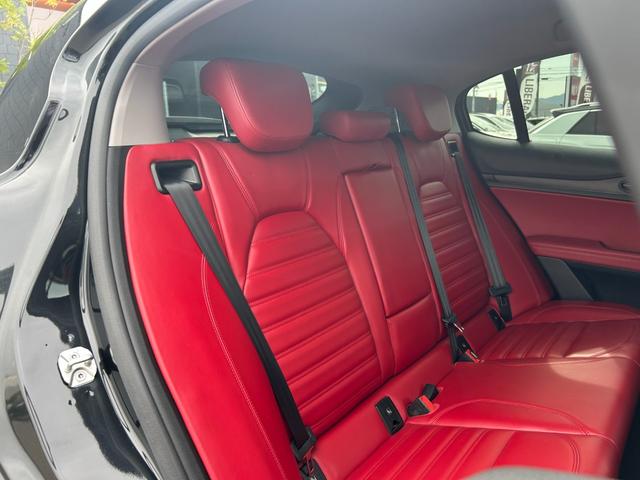 ステルヴィオ ファーストエディション　本革／ＡＣＣ／ＡｐｐｌｅＣａｒＰｌａｙ／ｈａｒｍａｎｋａｒｄｏｎ／電動Ｒドア／ＡＣＣ／ＢＳＭ／ＬＫＡ／ステアリングヒーター／ディスプレイオーディオ／ＢＴ／ＵＳＢ／ＡＵＸ／２０インチＡＷ（36枚目）