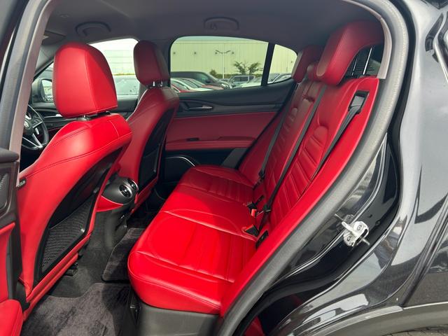 ステルヴィオ ファーストエディション　本革／ＡＣＣ／ＡｐｐｌｅＣａｒＰｌａｙ／ｈａｒｍａｎｋａｒｄｏｎ／電動Ｒドア／ＡＣＣ／ＢＳＭ／ＬＫＡ／ステアリングヒーター／ディスプレイオーディオ／ＢＴ／ＵＳＢ／ＡＵＸ／２０インチＡＷ（40枚目）