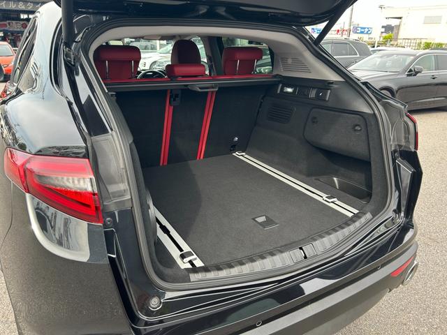 ステルヴィオ ファーストエディション　本革／ＡＣＣ／ＡｐｐｌｅＣａｒＰｌａｙ／ｈａｒｍａｎｋａｒｄｏｎ／電動Ｒドア／ＡＣＣ／ＢＳＭ／ＬＫＡ／ステアリングヒーター／ディスプレイオーディオ／ＢＴ／ＵＳＢ／ＡＵＸ／２０インチＡＷ（44枚目）