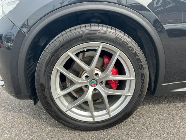 ステルヴィオ ファーストエディション　本革／ＡＣＣ／ＡｐｐｌｅＣａｒＰｌａｙ／ｈａｒｍａｎｋａｒｄｏｎ／電動Ｒドア／ＡＣＣ／ＢＳＭ／ＬＫＡ／ステアリングヒーター／ディスプレイオーディオ／ＢＴ／ＵＳＢ／ＡＵＸ／２０インチＡＷ（60枚目）