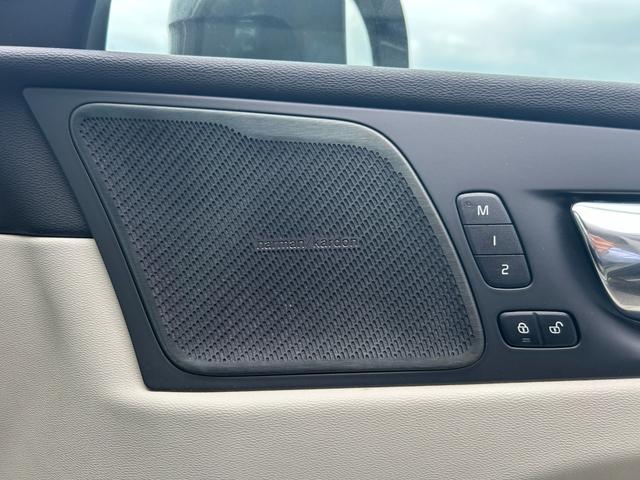 ＸＣ６０ Ｄ４　ＡＷＤ　インスクリプション　ｈａｒｍａｎｋａｒｄｏｎ／本革／ナビ／ＴＶ／３６０°カメラ／ベンチレーション／ヒーター／Ｐシート／ナビ／ＤＶＤ／ＵＳＢ／ＢＴ／ＣａｒＰｌａｙ／ＤＴＶ　電動Ｒドア　ＨＵＤ　衝突軽減Ｂ／ドラレコ／ＬＥＤ（40枚目）