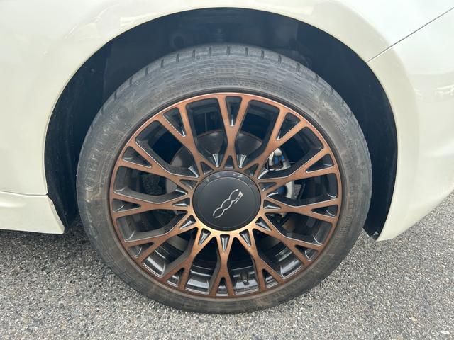 ５００ １２０ｔｈタキシード　１２０ｔｈタキシード／スカイルーフ／ディスプレイオーディオ／ＵＳＢ／ＢＴ／ＦＭ／ＡＭ／１６インチＡＷ／コントラストルーフ／ＥＴＣ（52枚目）