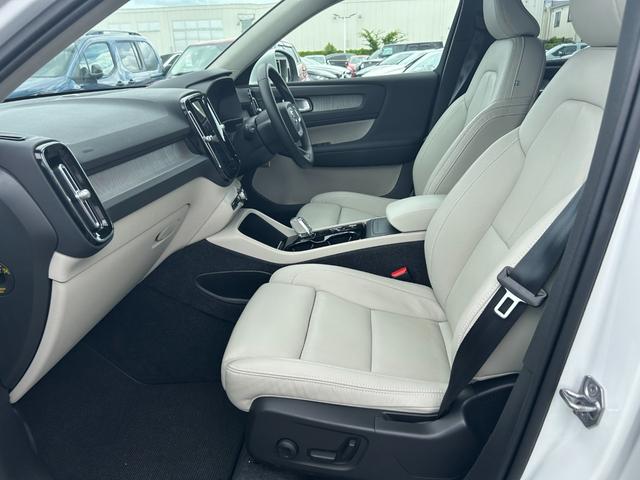 ＸＣ４０ Ｂ４　ＡＷＤ　インスクリプション　ワンオーナー／純正ナビ／フルセグテレビ／３６０°カメラ／ドラレコ／ハーンカードン／シートヒーター／電動Ｒゲート／ワイヤレスチャージ／白レザーシート／ＬＥＤヘッドライト（39枚目）