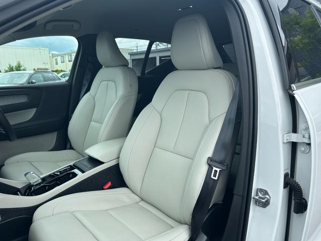 ＸＣ４０ Ｂ４　ＡＷＤ　インスクリプション　ワンオーナー／純正ナビ／フルセグテレビ／３６０°カメラ／ドラレコ／ハーンカードン／シートヒーター／電動Ｒゲート／ワイヤレスチャージ／白レザーシート／ＬＥＤヘッドライト（40枚目）