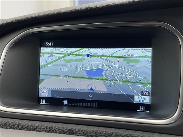 Ｖ４０ Ｔ４　ＳＥ　メーカーナビ／衝突被害軽減システム／革調シートカバー／オートライト／純正アルミホイール／ターボ／レーンキープ／オートエアコン／純正フロアマット／ＨＩＤヘッドライト（7枚目）