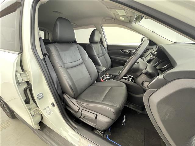 エクストレイル ２０Ｘ　ハイブリッド　エクストリーマーＸ　純正９型ＳＤナビ／ＣＤ／ＤＶＤ／フルセグ／Ｂｌｕｅｔｏｏｔｈ／バックカメラ／パワーバックドア／シートヒーター／ＬＥＤヘッドライト／オートライト／コーナーセンサー／純正１８ＡＷ／スマートキー（21枚目）
