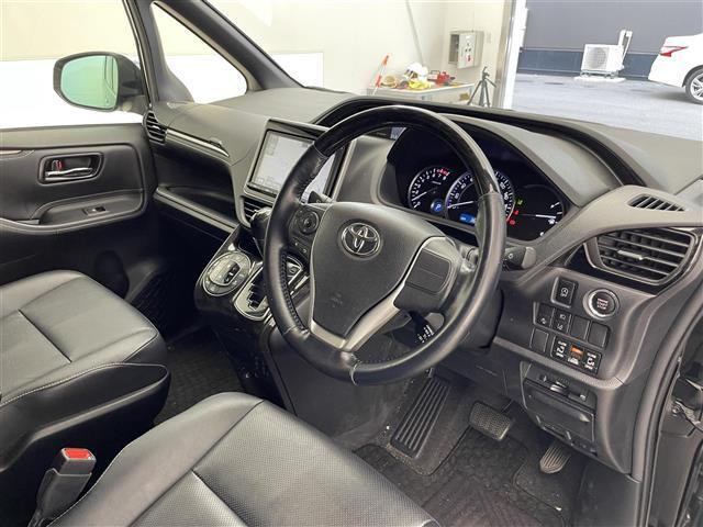 エスクァイア Ｇｉ　純正９インチナビ／フルセグＴＶ／Ｂｌｕｅｔｏｏｔｈ／ＣＤ／ＤＶＤ／後席用モニター／バックカメラ／前後ドラレコ／ＥＴＣ／両側電動ドア／クルコン／車線逸脱警報／衝突軽減機能／オートハイビーム／レザーシート（21枚目）