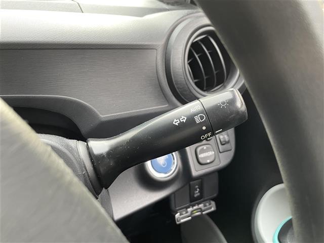 アクア Ｓ　禁煙車／純正ナビ／Ｂｌｕｅｔｏｏｔｈ／ＣＤ／ＤＶＤ／ＡＵＸ／フルセグＴＶ／バックカメラ／ステアリングリモコン／純正アルミホイール／純正フロアマット／ＥＴＣ／スマートキー（17枚目）