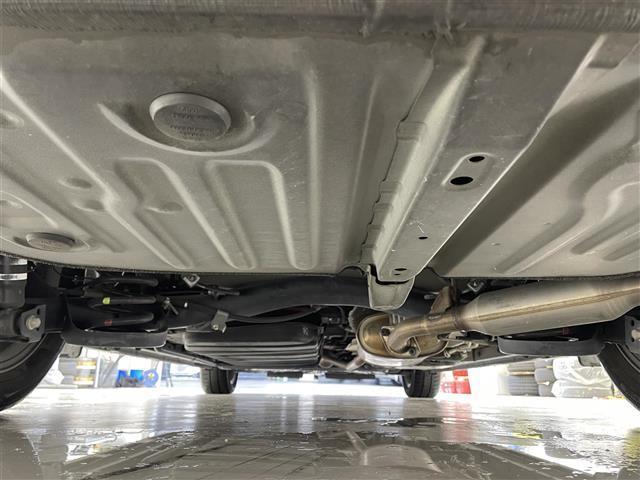 ヴォクシー ハイブリッドＺＳ　煌　禁煙車／純正９インチナビ／フリップダウンモニター／クルーズコントロール／バックカメラ／両側電動スライドドア／シートヒーター／ステアリングリモコン／ＥＴＣ／Ｂｌｕｅｔｏｏｔｈ／ＣＤ／ＤＶＤ／フルセグＴＶ（40枚目）