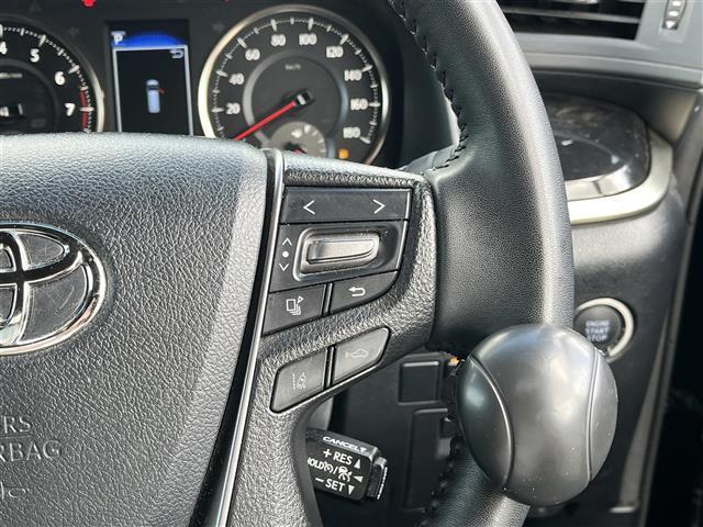 アルファード ２．５Ｓ　タイプゴールドＩＩＩ　禁煙車／純正９型ナビ／サンルーフ／両側パワースライドドア／レーダークルーズコントロール／オートマチックハイビーム／バックカメラ／ＬＥＤ／ブラインドスポットモニター／ハーフレザーシート／ビルトインＥＴＣ（12枚目）