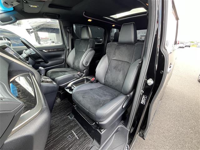 アルファード ２．５Ｓ　タイプゴールドＩＩＩ　禁煙車／純正９型ナビ／サンルーフ／両側パワースライドドア／レーダークルーズコントロール／オートマチックハイビーム／バックカメラ／ＬＥＤ／ブラインドスポットモニター／ハーフレザーシート／ビルトインＥＴＣ（28枚目）