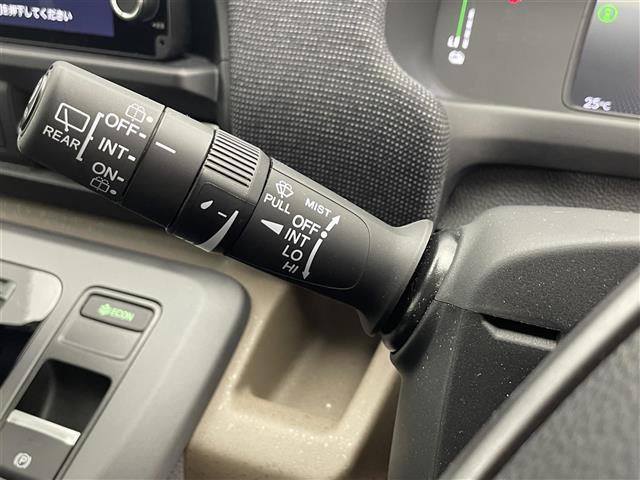 フリード ｅ：ＨＥＶエアー　ＥＸ　禁煙車／純正９型ナビ／両側パワースライドドア／全方位カメラ／追従クルーズコントロール／レーンキープアシスト／ハーフレザーシート／シートヒーター／ブラインドスポットインフォメーション／クリアランスソナー（14枚目）