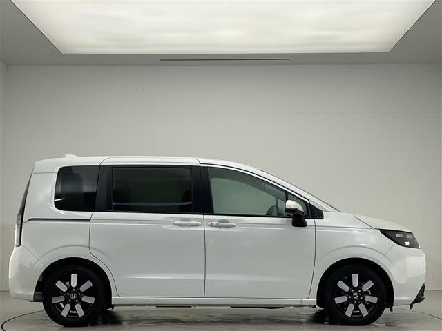 フリード ｅ：ＨＥＶエアー　ＥＸ　禁煙車／純正９型ナビ／両側パワースライドドア／全方位カメラ／追従クルーズコントロール／レーンキープアシスト／ハーフレザーシート／シートヒーター／ブラインドスポットインフォメーション／クリアランスソナー（34枚目）