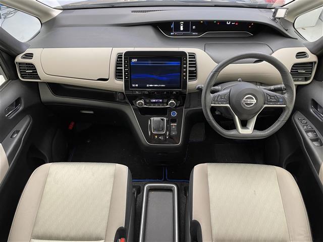 セレナ ｅ－パワー　ハイウェイスターＶ　禁煙車／純正１０型ナビ／両側電動スライドドア／全方位カメラ／ＥＴＣ／衝突被害軽減ブレーキ／クルーズコントロール／レーンキープアシスト／ＬＥＤヘッドライト／クリアランスソナー／電動パーキング（4枚目）