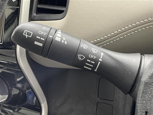 セレナ ｅ－パワー　ハイウェイスターＶ　禁煙車／純正１０型ナビ／両側電動スライドドア／全方位カメラ／ＥＴＣ／衝突被害軽減ブレーキ／クルーズコントロール／レーンキープアシスト／ＬＥＤヘッドライト／クリアランスソナー／電動パーキング（17枚目）