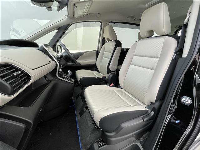 セレナ ｅ－パワー　ハイウェイスターＶ　禁煙車／純正１０型ナビ／両側電動スライドドア／全方位カメラ／ＥＴＣ／衝突被害軽減ブレーキ／クルーズコントロール／レーンキープアシスト／ＬＥＤヘッドライト／クリアランスソナー／電動パーキング（22枚目）