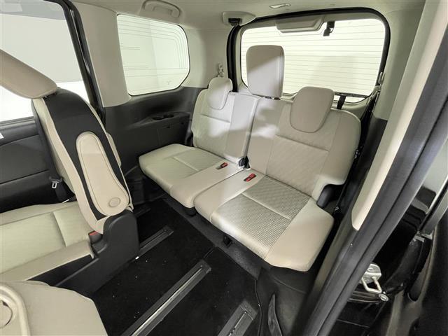 セレナ ｅ－パワー　ハイウェイスターＶ　禁煙車／純正１０型ナビ／両側電動スライドドア／全方位カメラ／ＥＴＣ／衝突被害軽減ブレーキ／クルーズコントロール／レーンキープアシスト／ＬＥＤヘッドライト／クリアランスソナー／電動パーキング（25枚目）