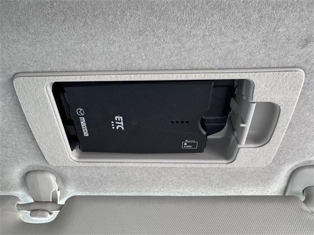ＭＡＺＤＡ２ １５Ｓ　スマートエディション　禁煙車／純正ナビ／全方位カメラ／レーンキープアシスト／クリアランスソナー／衝突軽減ブレーキ／ブラインドスポットモニター／ＬＥＤヘッドライト／前後ドライブ／ＥＴＣ／純正フロアマット／プッシュスタート（9枚目）