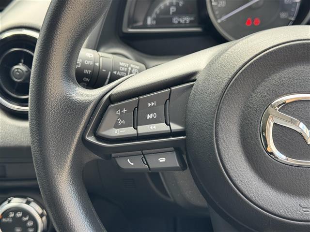 ＭＡＺＤＡ２ １５Ｓ　スマートエディション　禁煙車／純正ナビ／全方位カメラ／レーンキープアシスト／クリアランスソナー／衝突軽減ブレーキ／ブラインドスポットモニター／ＬＥＤヘッドライト／前後ドライブ／ＥＴＣ／純正フロアマット／プッシュスタート（13枚目）