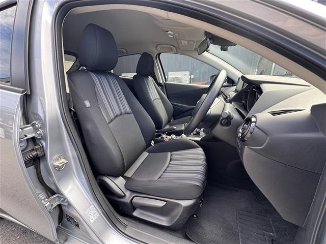 ＭＡＺＤＡ２ １５Ｓ　スマートエディション　禁煙車／純正ナビ／全方位カメラ／レーンキープアシスト／クリアランスソナー／衝突軽減ブレーキ／ブラインドスポットモニター／ＬＥＤヘッドライト／前後ドライブ／ＥＴＣ／純正フロアマット／プッシュスタート（20枚目）